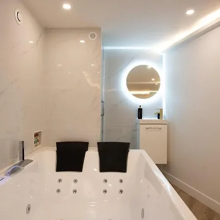 Beau Sous-plex Avec Jacuzzi Appartamento