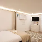 Beau Sous-Plex Avec Jacuzzi